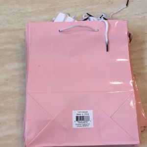 21 pink gift bags